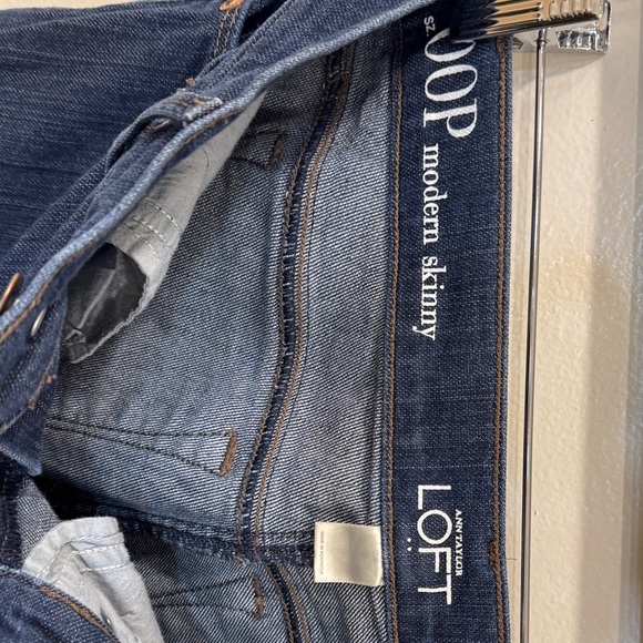 LOFT Women's Skinny Jeans in Black and Dark Blue - Picture 10 of 14